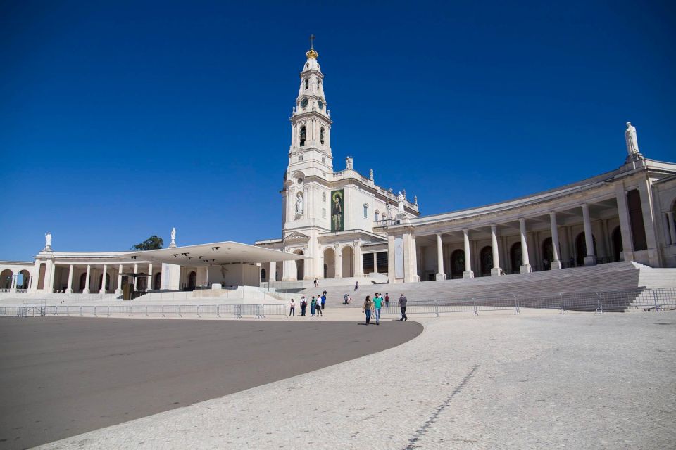 From Algarve: Visit to the Sanctuary of Fatima - Inclusions