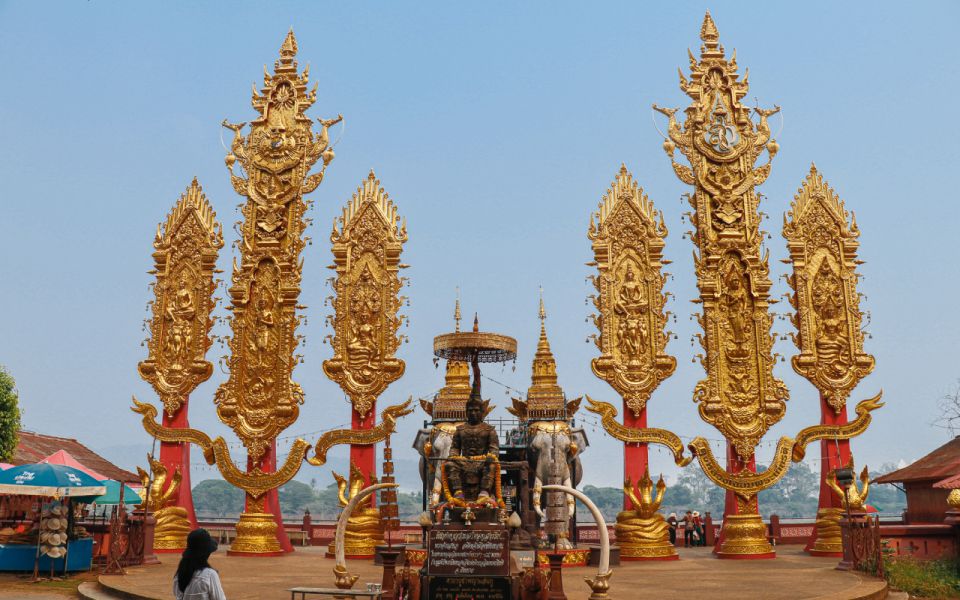 From Chiang Rai: Famous Temples and Golden Triangle Day Tour - Review Summary