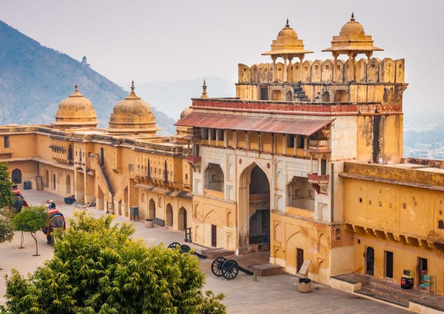 From Delhi: Jaipur Day Tour by Car - City Palace & Jantar Mantar