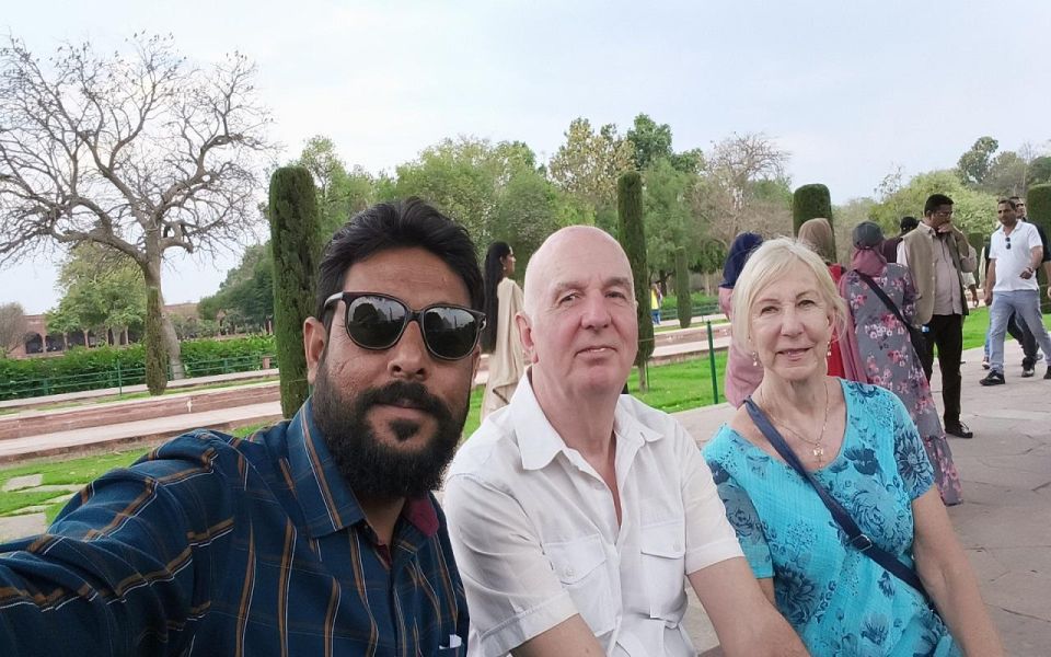 From Delhi: Taj Mahal Day Tour by Gatimaan Express Train - Return Journey to Delhi