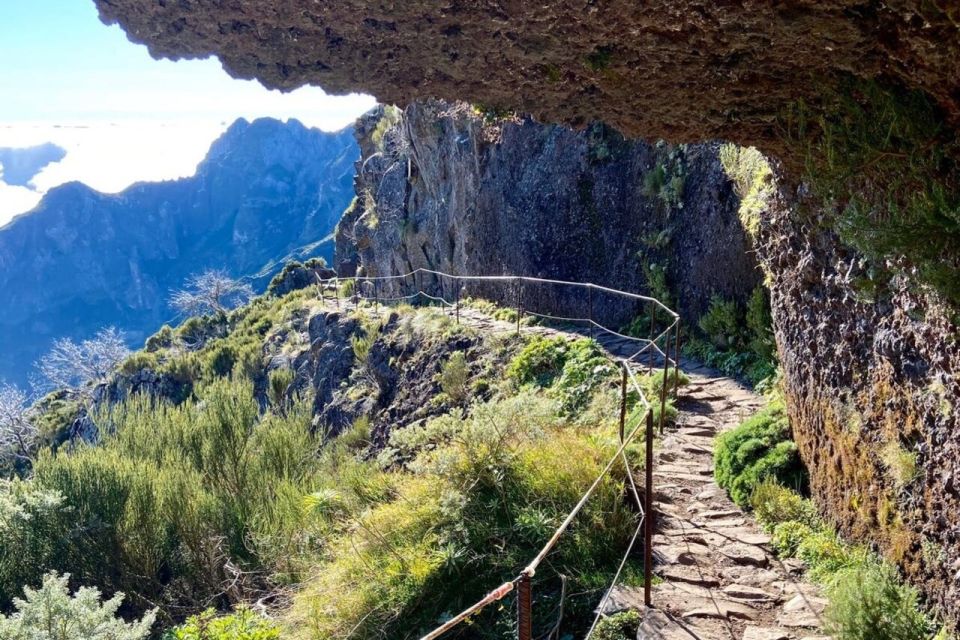 From Funchal: Pico Do Arieiro to Pico Ruivo Sunrise Hike - Highlights of the Activity