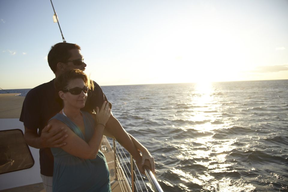 From Kona: Honokohau Sunset Boat Trip With Drinks and Snacks - Participant and Date Information