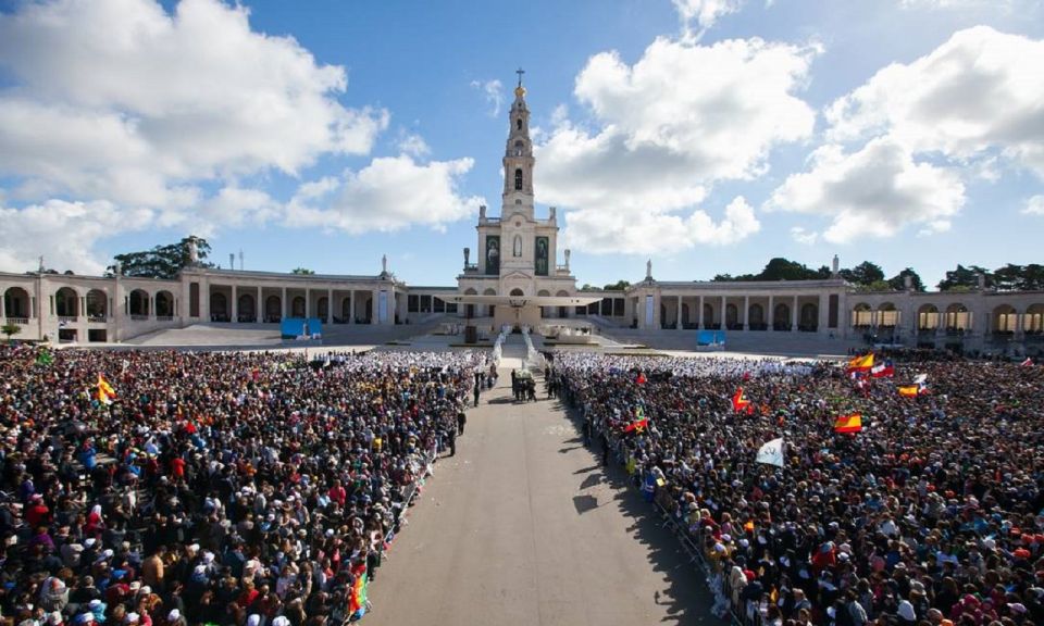 From Lisboa: Fatima, Nazare, Obidos & Batalha Full Day Tour - Detailed Tour Itinerary