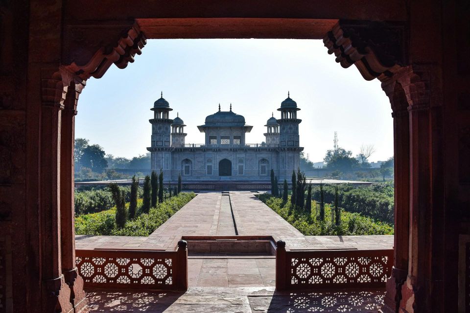 From Mumbai: Overnight Taj Mahal Tour With Flight & Hotel - Detailed Itinerary Highlights