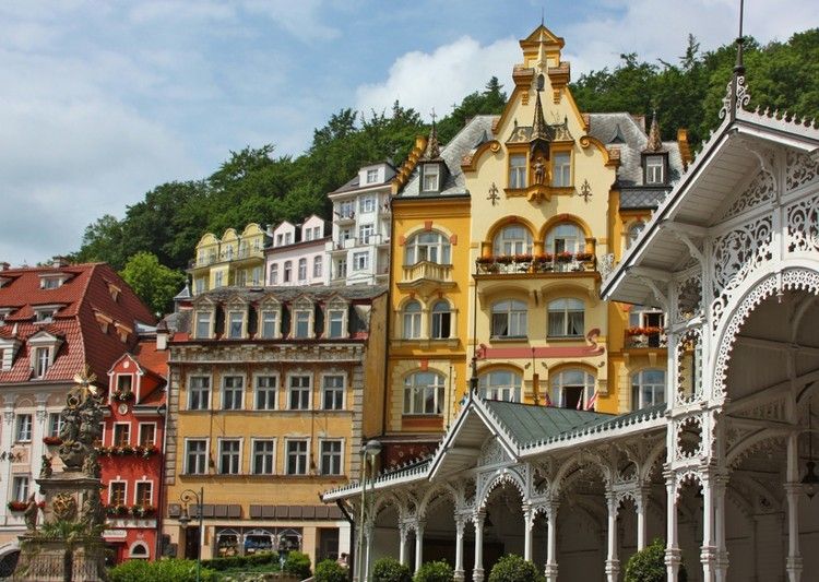 From Prague: Karlovy Vary Full-Day Tour - Booking Information