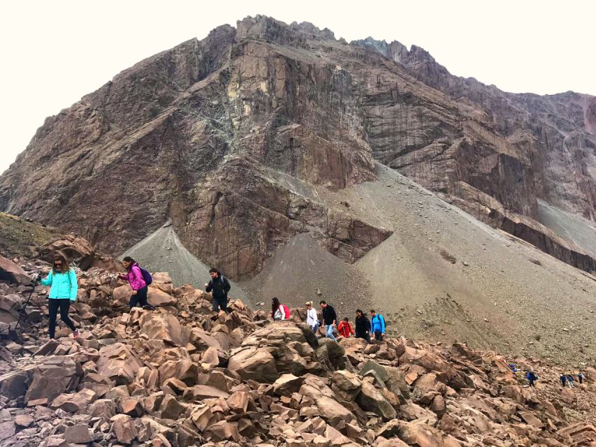From Santiago: Cajón Del Maipo and Volcán San José Hike 8K - Pickup Information