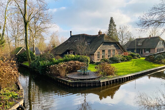 Giethoorn and Zaanse Schans Day Tour Small Group Incl. Boat Ride - Scenic Views and Activities