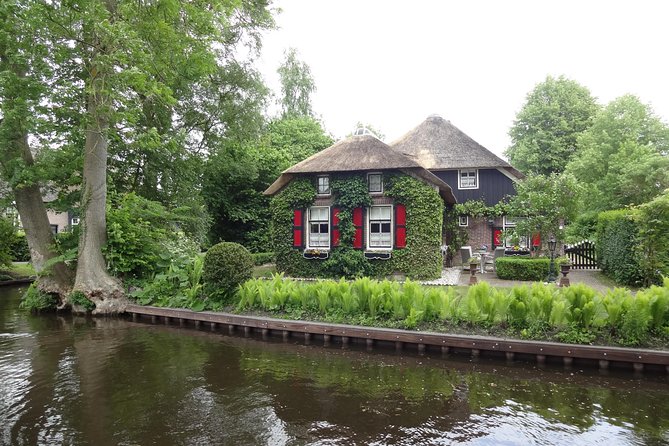 Giethoorn Day Trip From Amsterdam With 1-Hour Boat Tour - Positive Customer Reviews