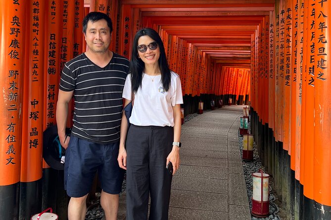 Gion and Fushimi Inari Shrine Kyoto Highlights With Government-Licensed Guide - Gion District Exploration