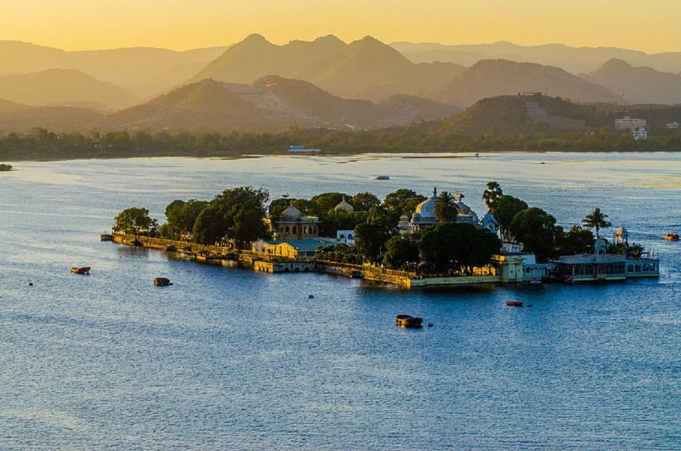 Golden Tour With Udaipur 7Days/6Nights - Logistics and Accommodation Details