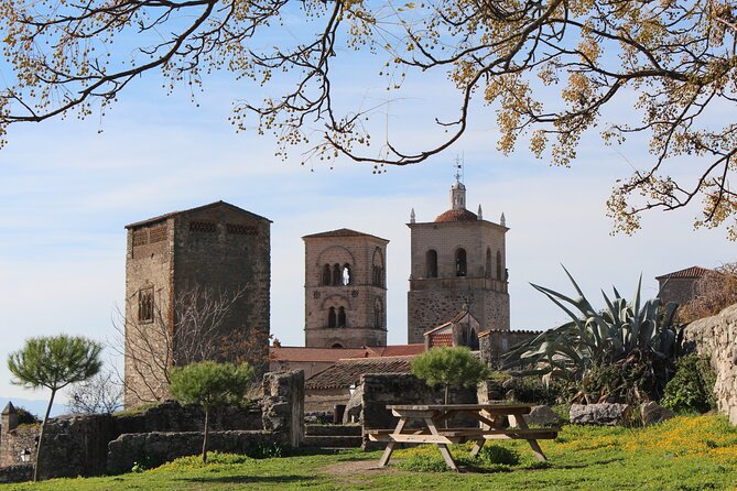 Guided Tour of Historic and Monumental Trujillo - Expert Guided Commentary