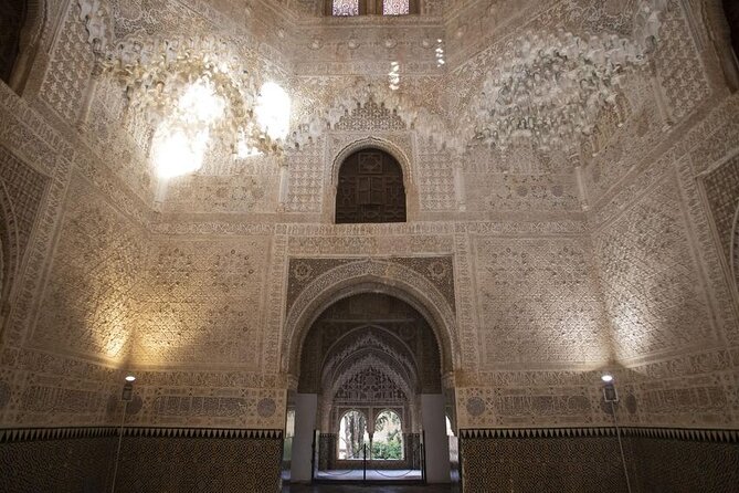 Guided Walking Tour of the Alhambra in Granada - What to Bring