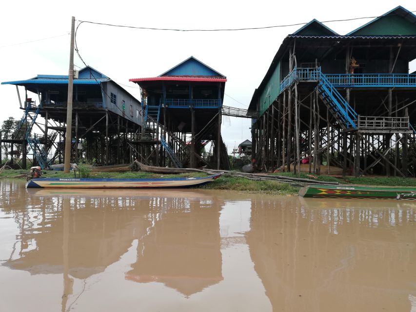 Half Day Tour to Kampong Phluk Village and Tonle Sap Lake - Visit to Local Market