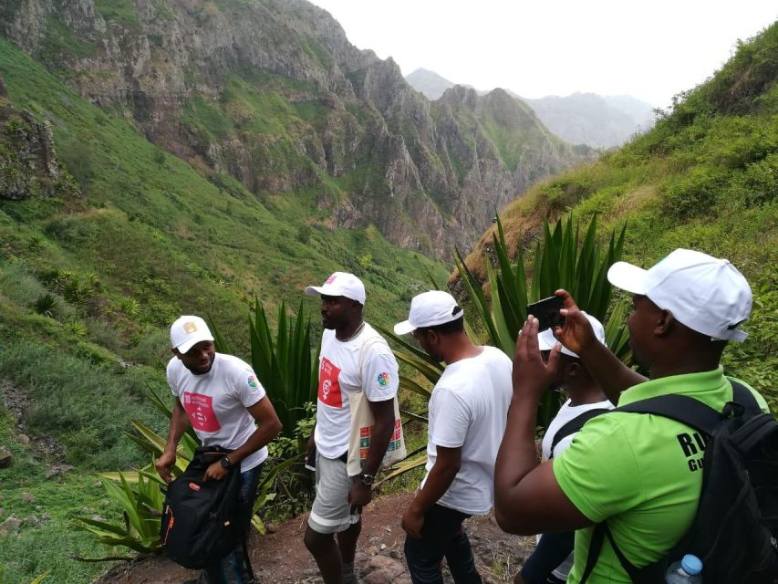 Hiking Serra Malagueta&Mato CorreiaVisit Rabelados Village - Group Setting Options