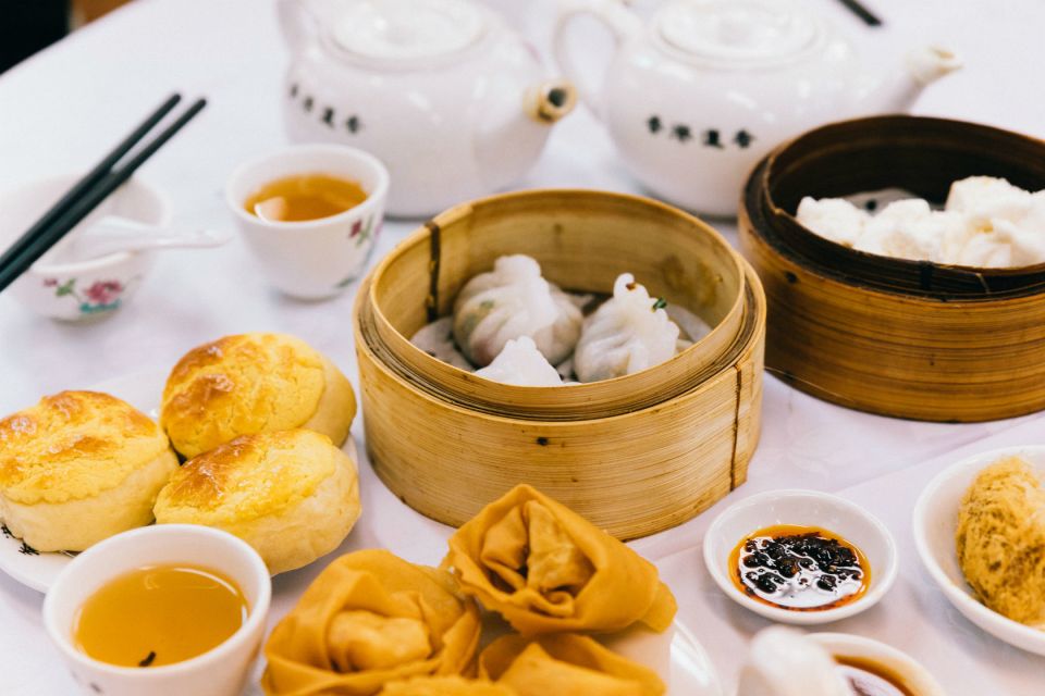 Hong Kong: Private Food Tour With 10 Tastings - Customer Reviews