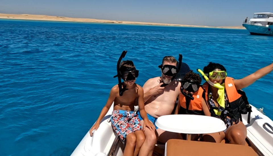 Hurghada: the 7 Wonders Speedboat Tour W/ Snorkeling & Lunch - Lunch and Refreshments