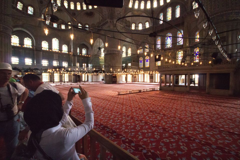 Istanbul Classics Tour - Hagia Sophia Visit and Blue Mosque Exploration