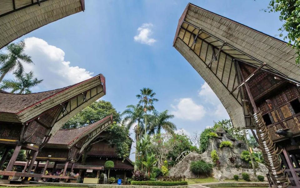 Jakarta : Beautiful Miniature Glorious Park of Indonesia - Amenities Available