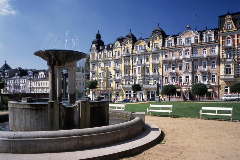 Karlovy Vary & Marianske Lazne Tour From Prague With Lunch - Customer Reviews