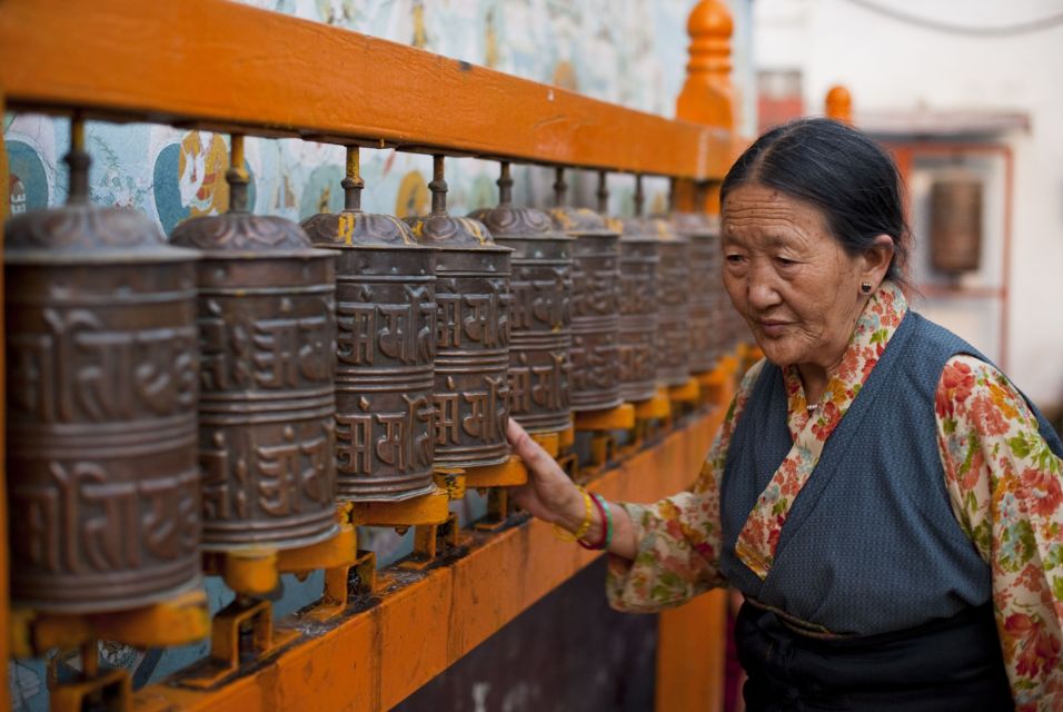 Kathmandu : Hinduism and Buddhism in Practice - Meeting Sadhus and Monks