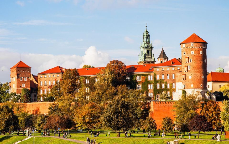 Krakow: Private Exclusive History Tour With a Local Expert - Inclusions and Exclusions