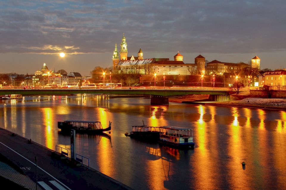 Krakow: Romantic Evening Vistula Cruise With a Glass of Wine - Customer Reviews