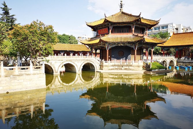 Kunming Classic Tour: Daguan Pavilion, Yuantong Temple, Green Lake Park - Green Lake Park Experience