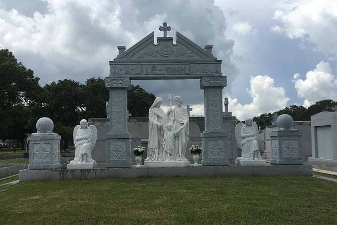 Lake Lawn Metairie Cemetery Walking Tour - Customer Support Details