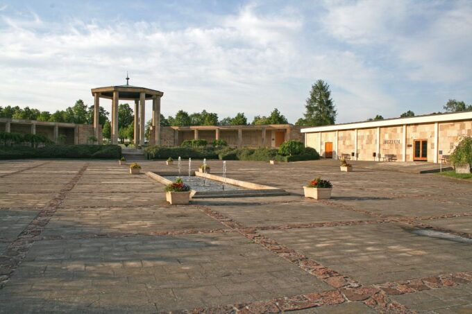 Lidice: Private Tour From Prague - How to Get to Lidice From Prague