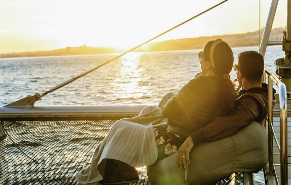 Lisbon: Sunset Catamaran Tour With Music and Drink - Gift Options