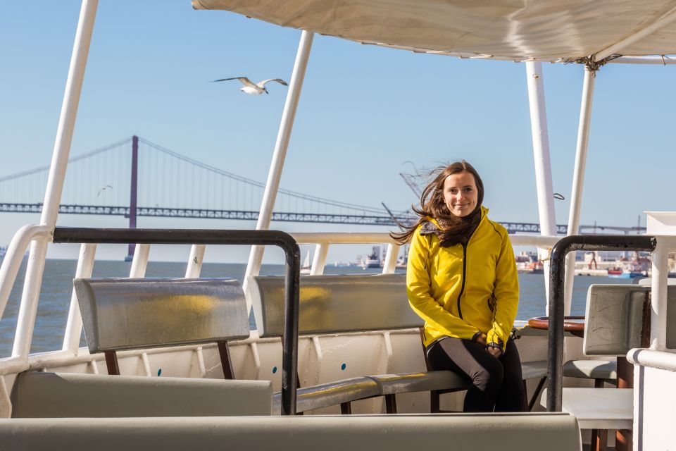 Lisbon: Tagus River Yellow Boat Cruise - Review Summary