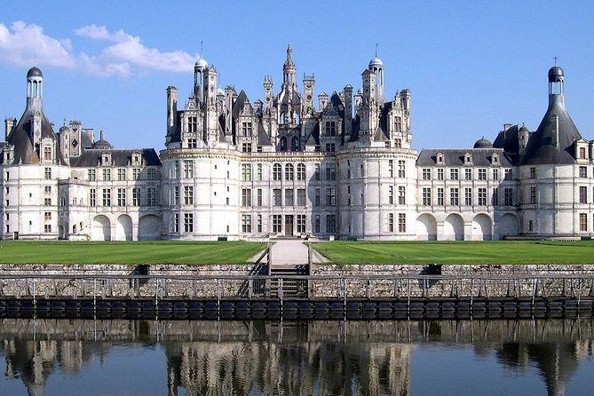 Loire Castles : Chenonceau, Cheverny, Chambord Guided Tour From Paris by Minivan - Booking and Cancellation Policy