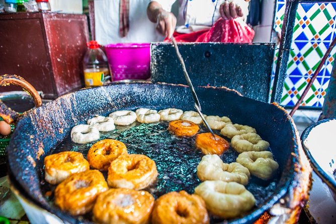 Marrakech Food and Djemaa El Fna Market Tour With Dinnner - Rich Food Experience