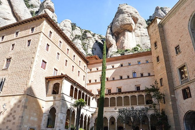 Montserrat 7-Hour Private Tour From Barcelona With Lunch - Traveler Experience and Ratings