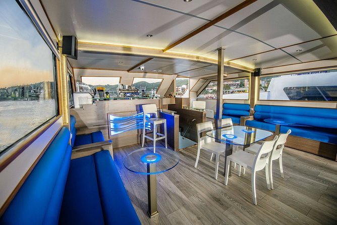 Mount Athos Sightseeing Luxury Cruise With Glassbottom - Onboard Amenities