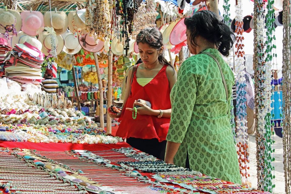 Mumbai: Magical Markets Tour - Shoppers Paradise Revealed