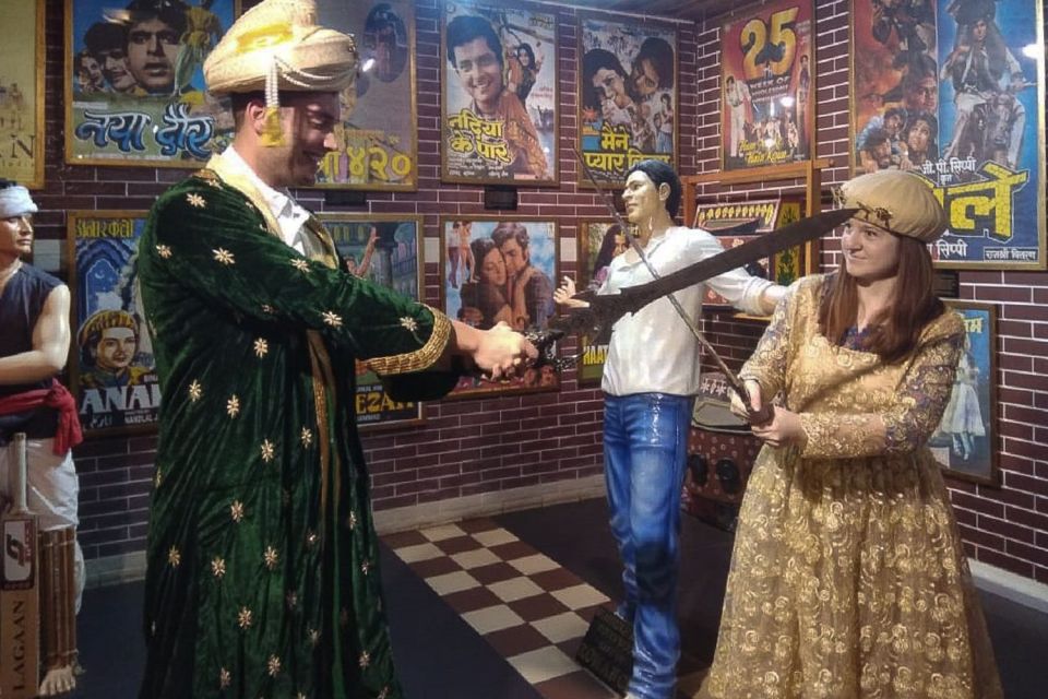 Mumbai: Private Bollywood Tour With Mumbai Sightseeing - Engaging With Bollywood Culture