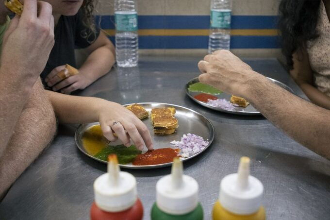 Mumbai: Street Food Tour - Experience Highlights at Chowpatty Beach