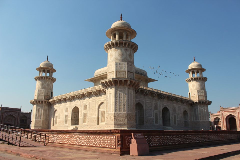 New Delhi: Private Mughal Empire Trip to Agra and Fatehpur - Common questions