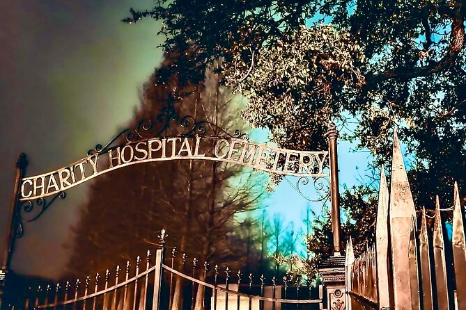 New Orleans Dead of Night Ghosts and Cemetery Bus Tour - Background