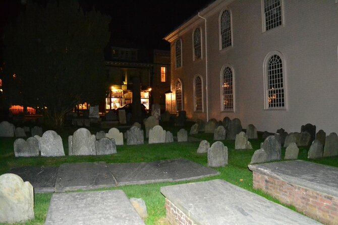 Newport Old Town Family-Friendly Ghost Tour (Mar ) - Evening Experience