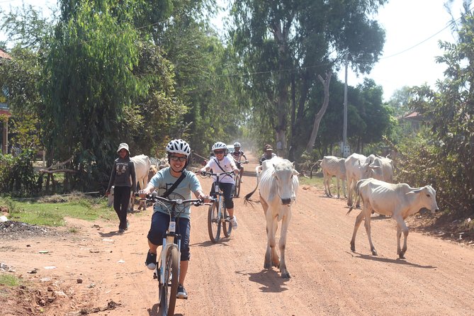 Oudong Mountain And Floating Village Cycle Tour - Cultural Immersion