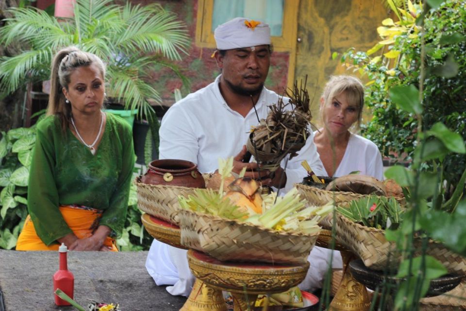 Palm Reading by Local Priest & Tour - Common questions