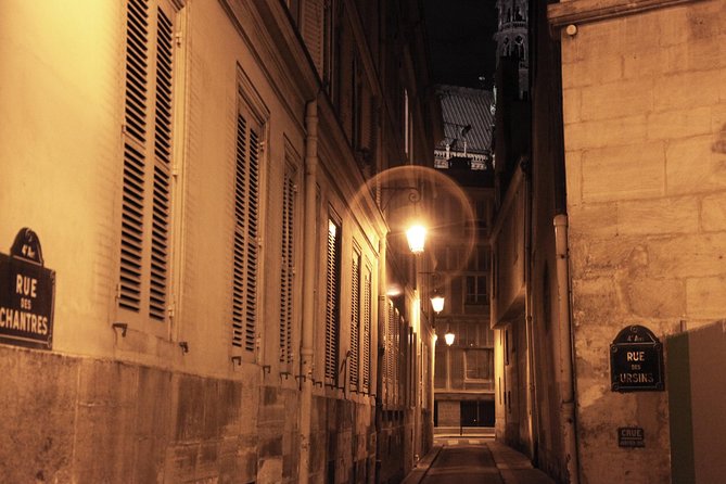 Paris by Night Walking Tour: Ghosts, Mysteries and Legends - Host Responses to Feedback