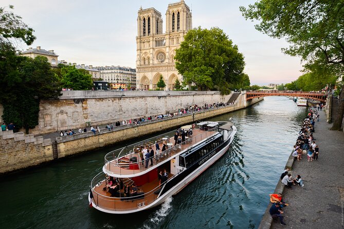 Paris: Relaxing Seine Cruise and City Walking Tour - Meeting Point Details