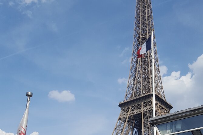 Paris Seine River Champagne Tasting Cruise - Meeting Point Details