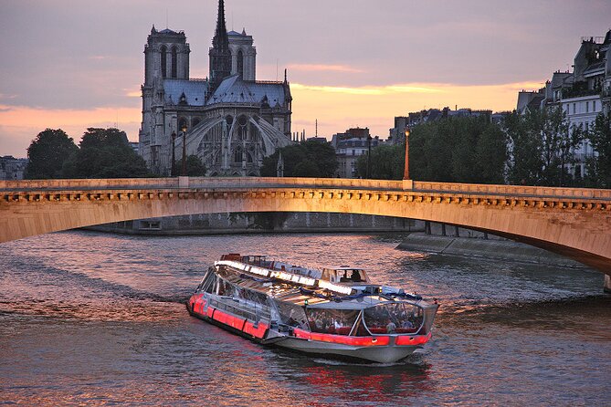 Paris Seine River Dinner Cruise With Live Music by Bateaux Mouches - Customer Feedback