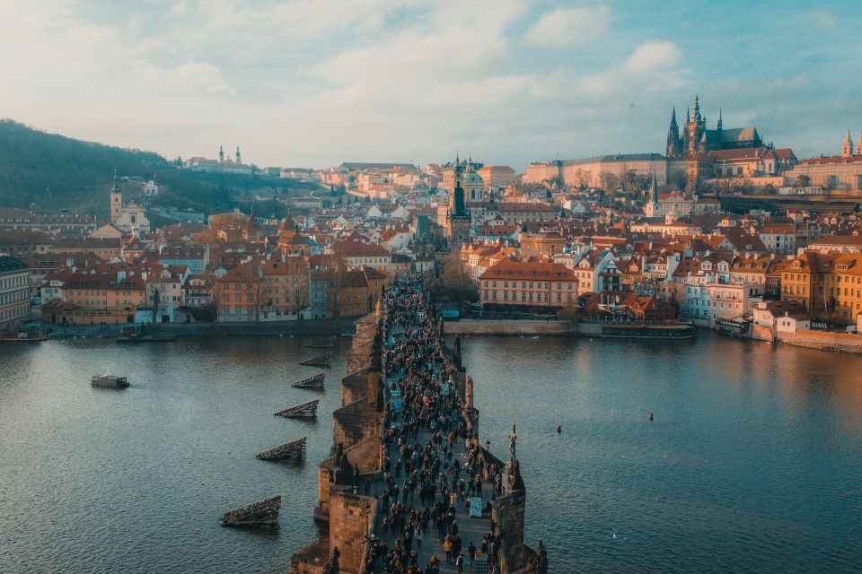 Photo Tour: Prague Famous City Landmarks Tour - Tour Duration