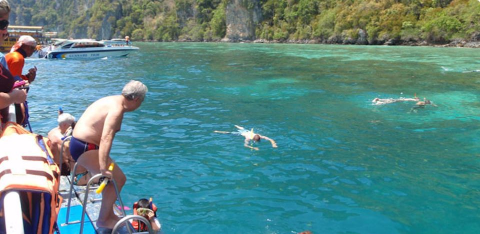 Phuket: Coral Bay and Phi Phi Tour by Big Boat With Lunch - Boat Features