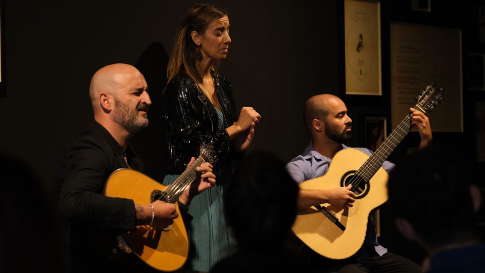 Porto: Intimate Fado Concert Ticket With a Glass of Wine - Location Details